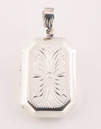 Rechthoekig bewerkt zilveren medaillon afbeelding 1