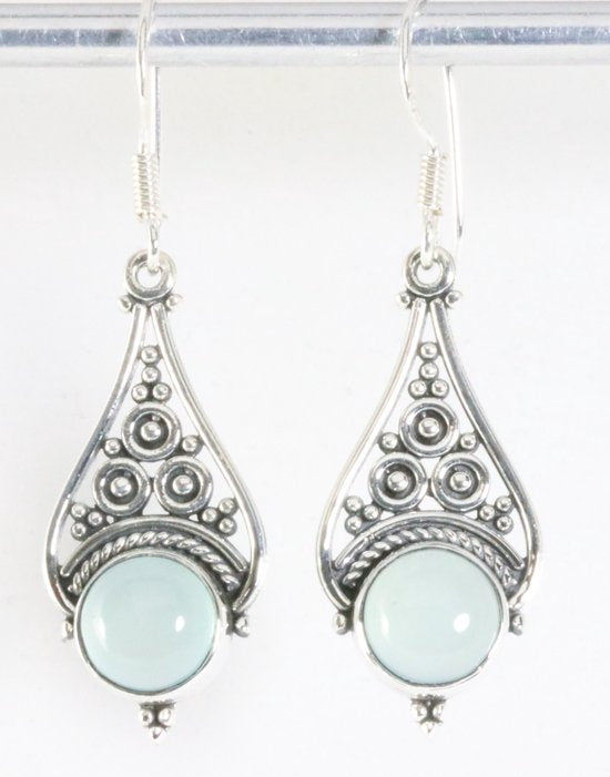 Opengewerkte zilveren oorbellen met aqua chalcedoon afbeelding 1