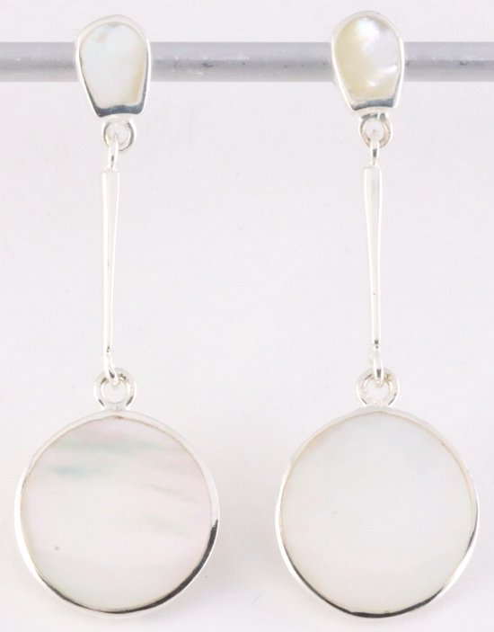 Lange ronde zilveren oorstekers met parelmoer afbeelding 1