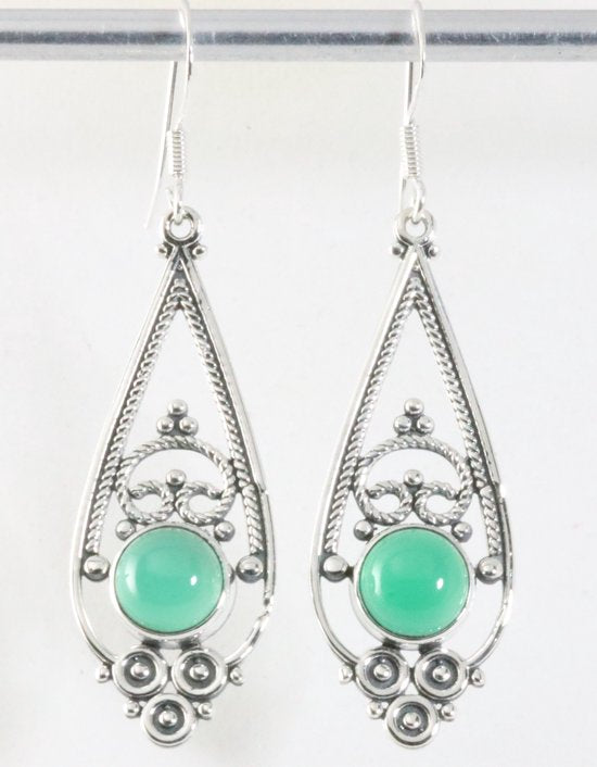 Lange opengewerkte zilveren oorbellen met jade afbeelding 1
