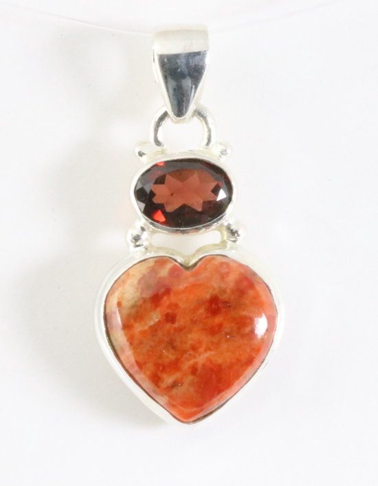 Hartvormige zilveren hanger met rode koraal steen en granaat afbeelding 1