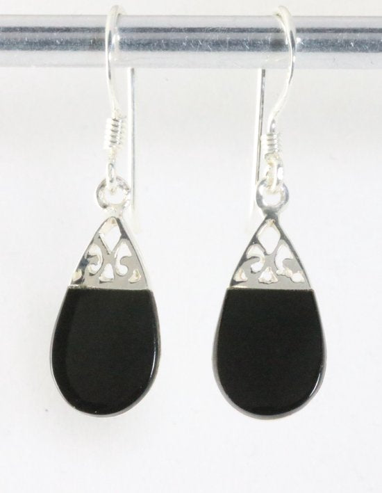 Fijne opengewerkte zilveren oorbellen met onyx afbeelding 1