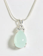 Zilveren hanger met aqua chalcedoon en witte topaas aan ketting afbeelding 1