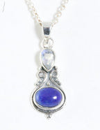 Fijne bewerkte zilveren hanger met lapis lazuli en maansteen aan ketting afbeelding 1