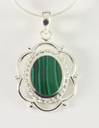 Opengewerkte zilveren hanger met malachiet aan ketting afbeelding 6