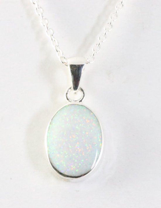 Fijne ovale zilveren hanger met welo opaal aan ketting afbeelding 1