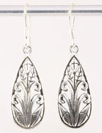 Opengewerkte druppelvormige zilveren oorbellen afbeelding 1