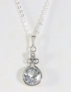 Fijne zilveren hanger met bergkristal aan ketting afbeelding 1