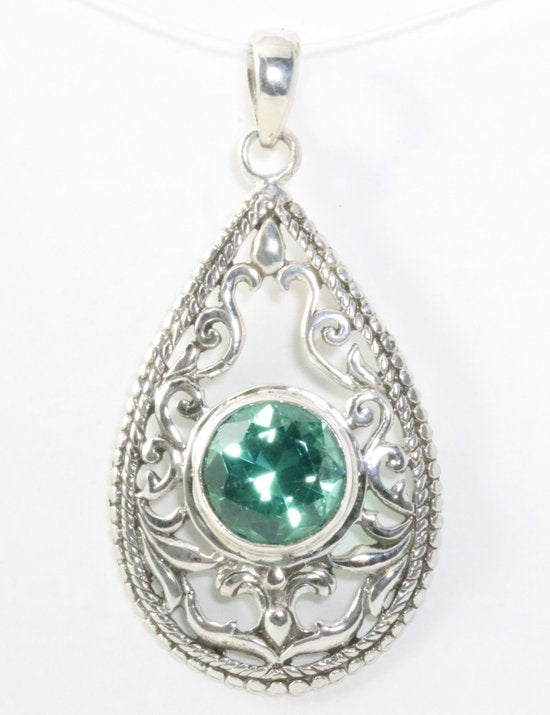 Opengewerkte zilveren hanger met groene toermalijn afbeelding 1