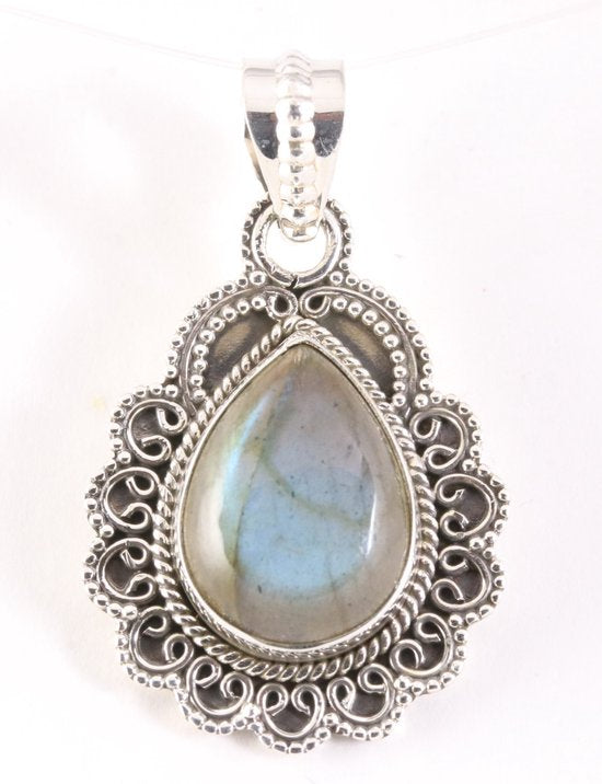 Bewerkte zilveren hanger met labradoriet afbeelding 1