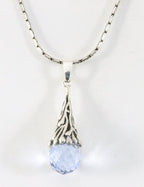 Bewerkte zilveren hanger met aquamarijn aan ketting afbeelding 1