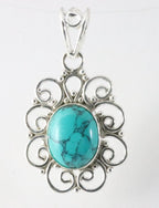 Opengewerkte zilveren hanger met turkoois afbeelding 1