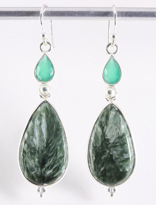 Lange zilveren oorbellen met serafiniet en groene onyx afbeelding 1