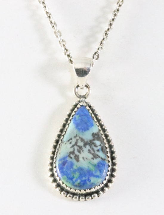 Bewerkte zilveren hanger met blauwe azuriet turkoois aan ketting afbeelding 1