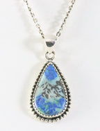 Bewerkte zilveren hanger met blauwe azuriet turkoois aan ketting afbeelding 1