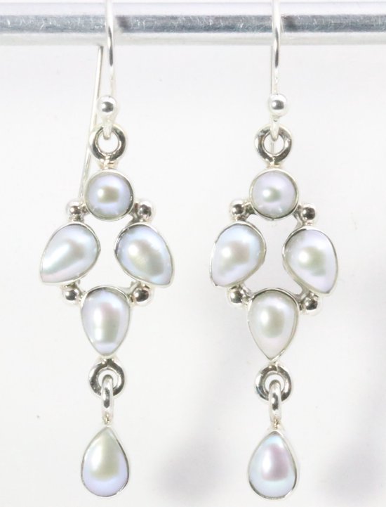 Lange zilveren oorbellen met parel afbeelding 1