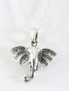Zilveren olifant hanger aan ketting afbeelding 1