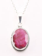 Bewerkte zilveren hanger met robijn aan ketting afbeelding 5