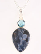 Zilveren hanger met pietersiet en blauwe topaas aan ketting afbeelding 1