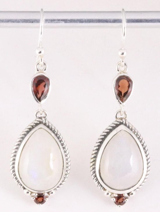 Bewerkte zilveren oorbellen met regenboog maansteen en granaat afbeelding 1