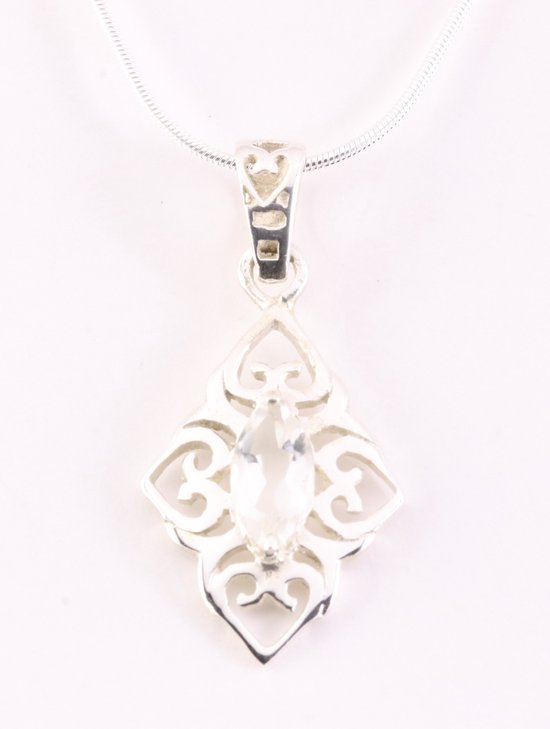 Fijne opengewerkte zilveren hanger met bergkristal aan ketting afbeelding 1