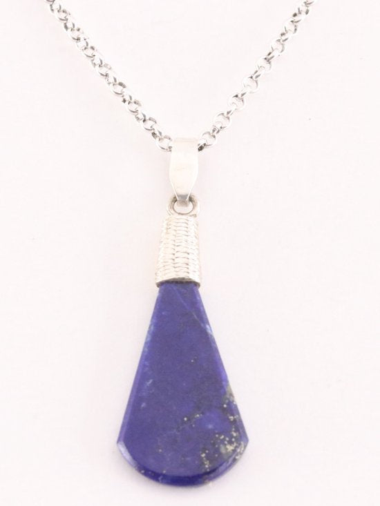 Fijne zilveren hanger met lapis lazuli aan jasseron ketting afbeelding 1
