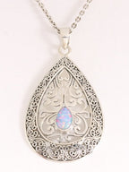 Traditionele bewerkte zilveren hanger met Australische opaal aan ketting afbeelding 1