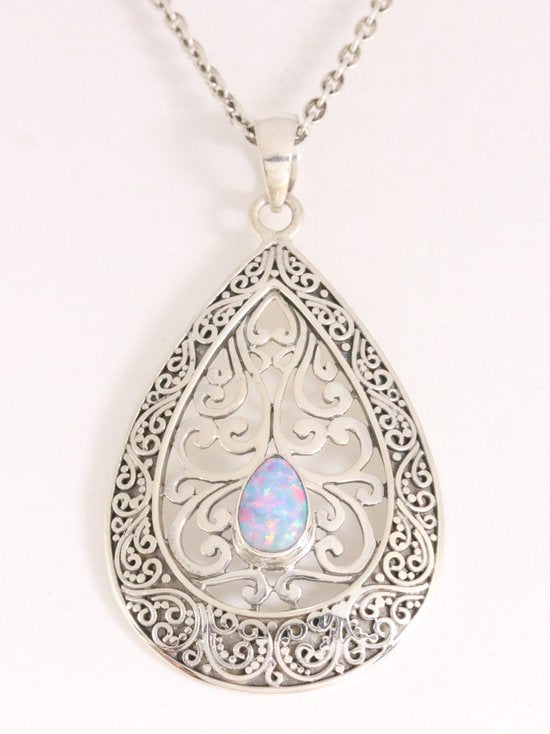 Traditionele bewerkte zilveren hanger met Australische opaal aan ketting afbeelding 1