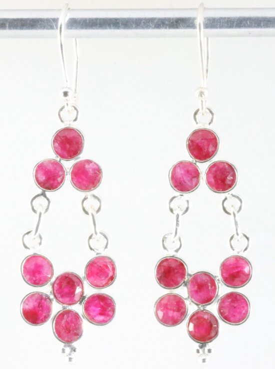 Lange zilveren oorbellen met robijn afbeelding 1