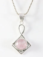 Opengewerkte zilveren hanger met rozenkwarts aan ketting afbeelding 1