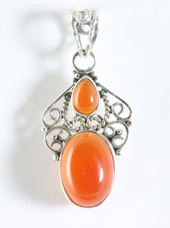 Opengewerkte zilveren hanger met carneool afbeelding 1