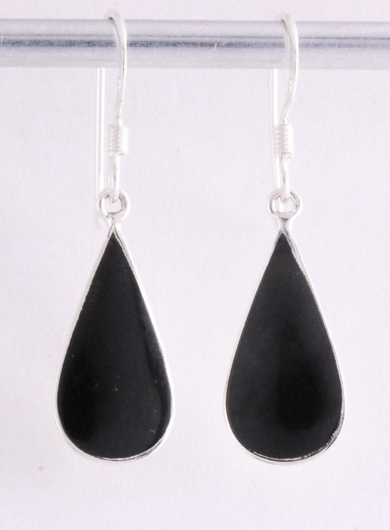 Druppelvormige zilveren oorbellen met onyx afbeelding 1