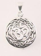 Ronde zilveren hanger met ohm teken afbeelding 1