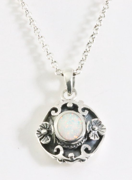 Bewerkte zilveren hanger met welo opaal aan ketting afbeelding 1