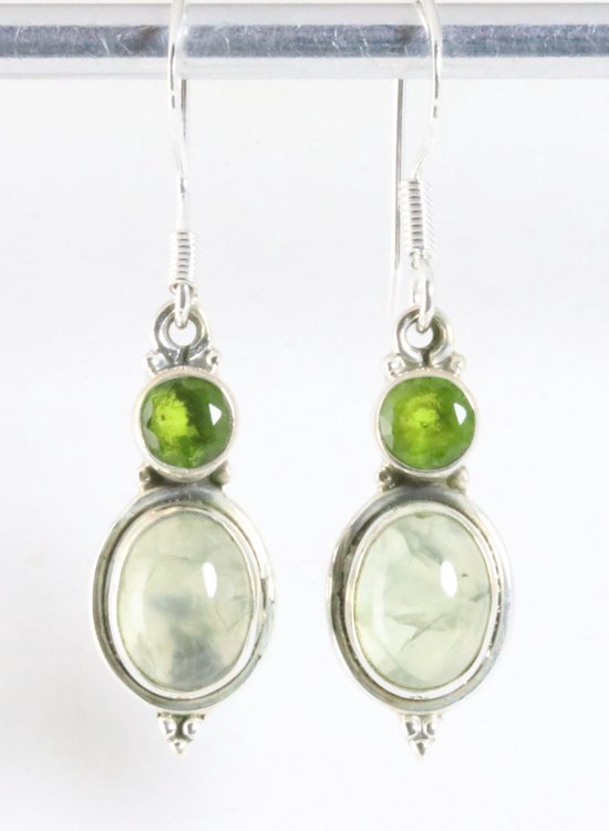 Fijne zilveren oorbellen met prehniet en peridoot afbeelding 1