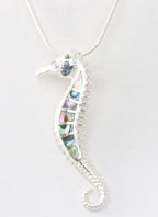 Zilveren zeepaardje met abalone schelp aan ketting afbeelding 1