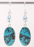 Lange zilveren oorbellen met chrysocolla en blauwe topaas afbeelding 1