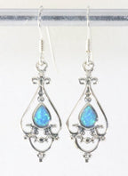 Fijne opengewerkte zilveren oorbellen met Australische opaal afbeelding 1