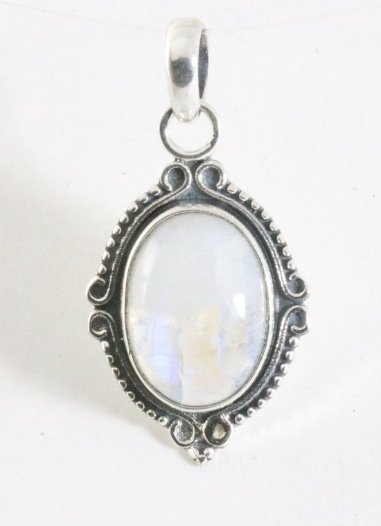 Bewerkte zilveren hanger met regenboog maansteen afbeelding 1