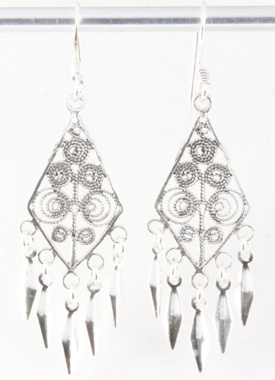 Lange fijne zilveren filigrein oorbellen afbeelding 1