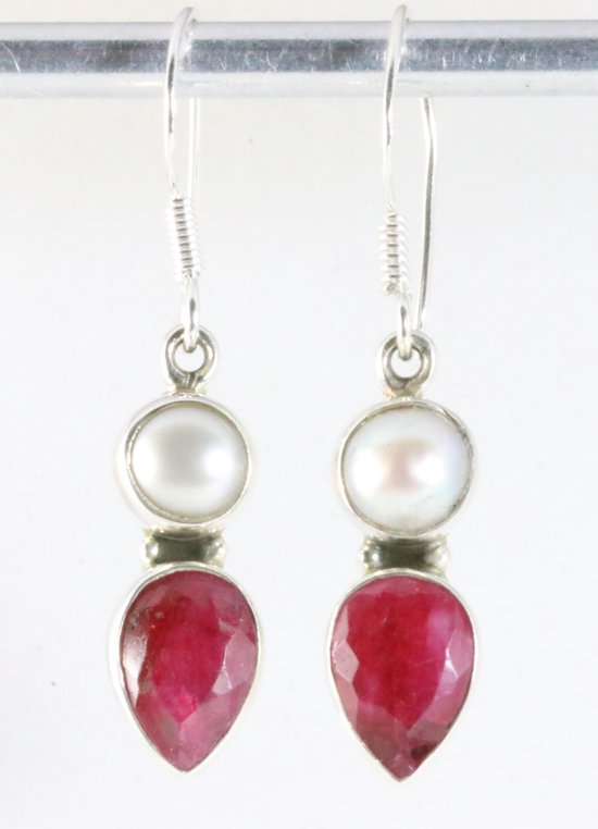 Fijne zilveren oorbellen met robijn en parel afbeelding 1