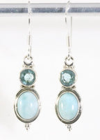 Fijne bewerkte zilveren oorbellen met larimar en blauwe topaas afbeelding 1