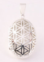 Opengewerkt zilveren medaillon met levensbloem patroon afbeelding 1