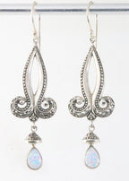 Lange traditionele bewerkte zilveren oorbellen met Australische opaal afbeelding 1