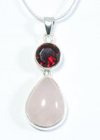 Zilveren hanger met rozenkwarts en granaat aan ketting afbeelding 1