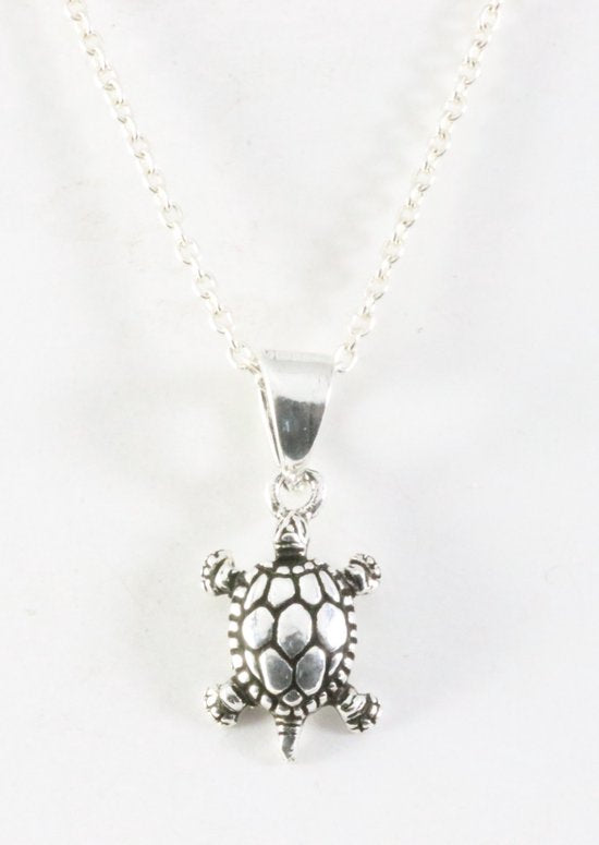 Fijne zilveren schildpad hanger aan ketting afbeelding 1
