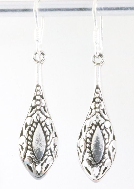 Fijne opengewerkte zilveren oorbellen afbeelding 1