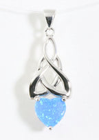 Opengewerkte zilveren hanger met Australische opaal afbeelding 1