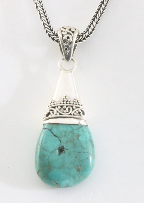 Traditionele bewerkte zilveren hanger met Tibetaanse turkoois aan ketting afbeelding 1