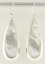 Grote druppelvormige zilveren oorbellen met parelmoer afbeelding 1